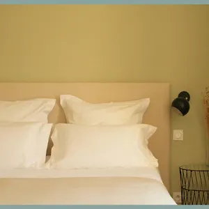 hotel-de-langlais-guesthouse.fr-provencehotel.com/